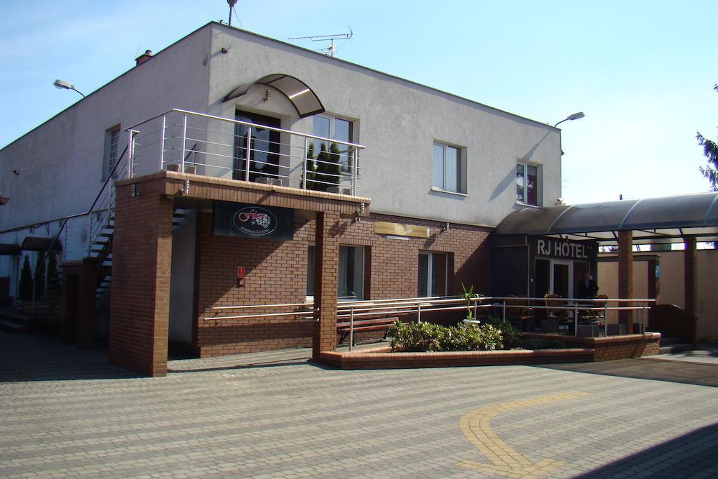 RJ Hotel Pabianice Exterior foto